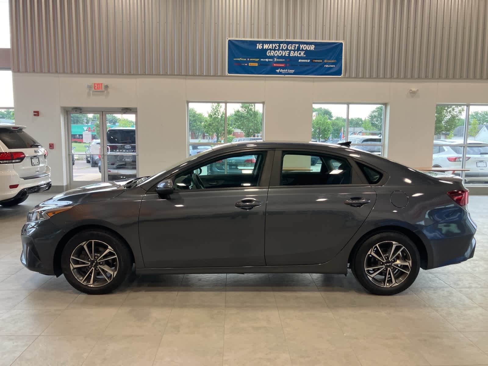 Thumbnail: 2022 Kia Forte - 8