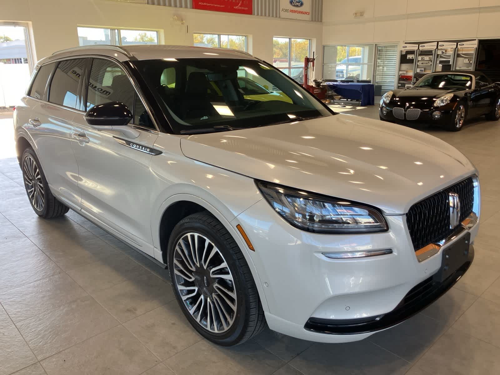 Thumbnail: 2022 Lincoln Corsair - 3