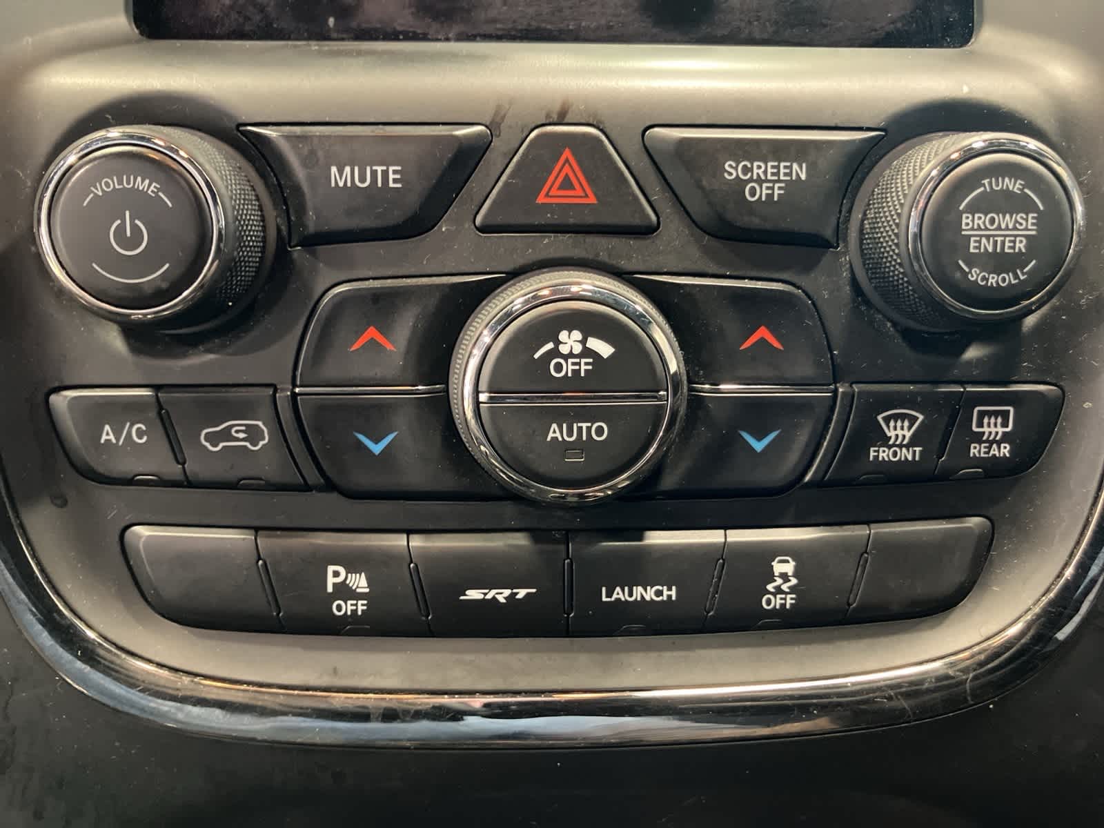 Thumbnail: 2018 Dodge Durango - 21