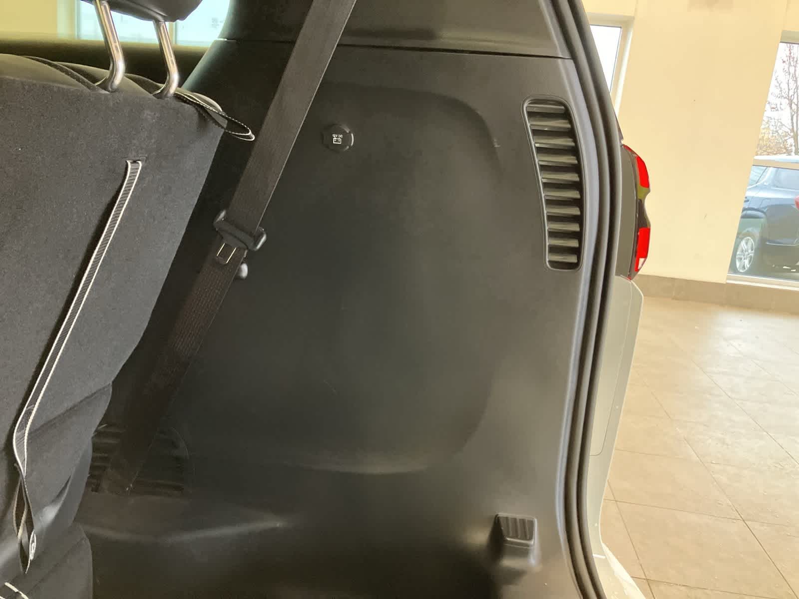 Thumbnail: 2026 Chrysler Pacifica - 32