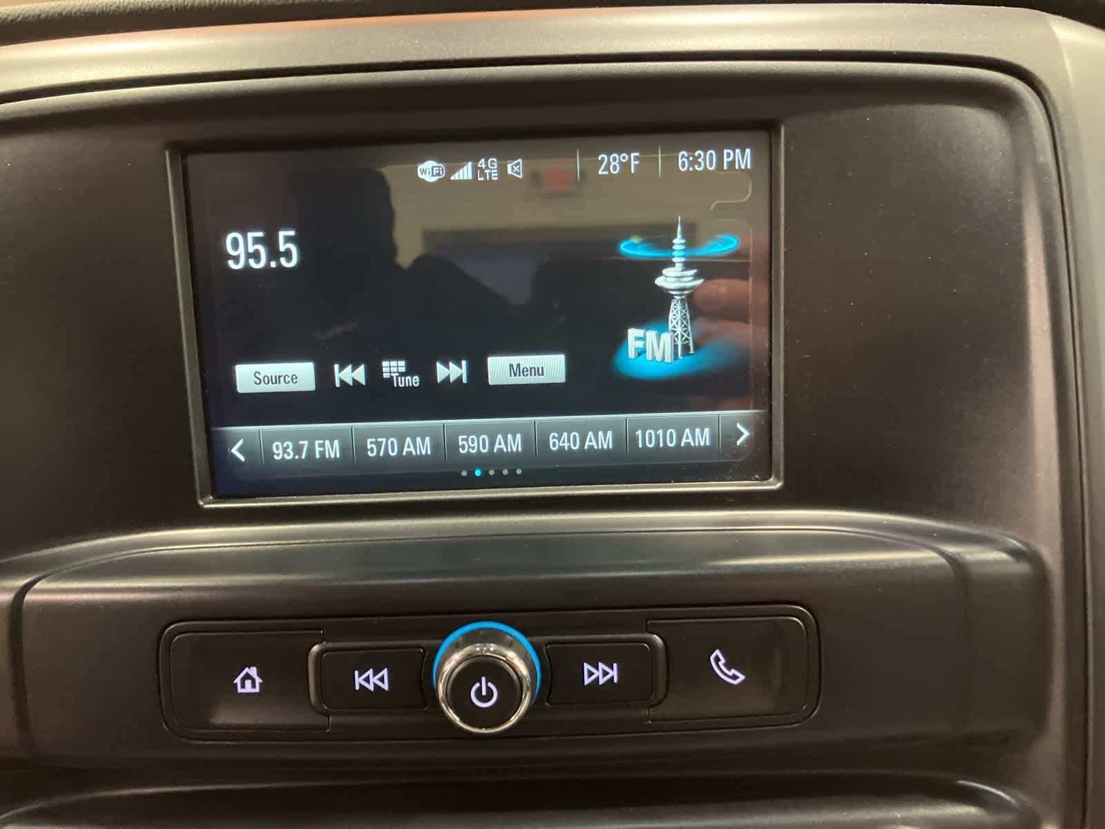 Thumbnail: 2018 Chevrolet Silverado 1500 - 17