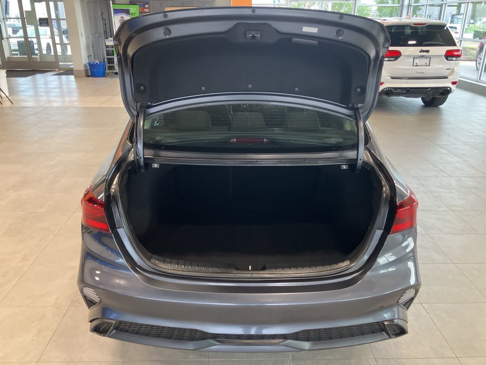 Thumbnail: 2022 Kia Forte - 23