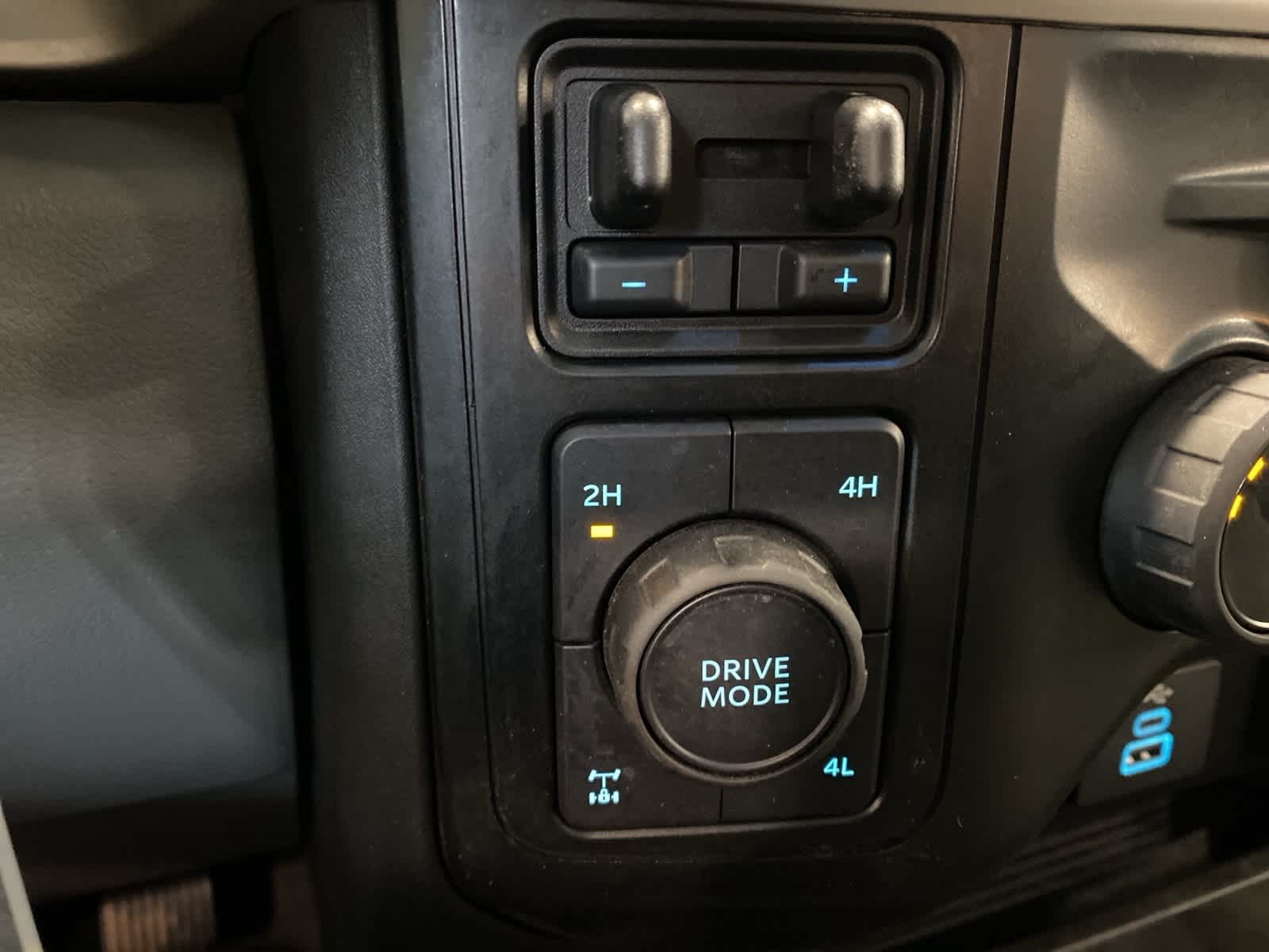 Thumbnail: 2024 Ford Econoline - 25