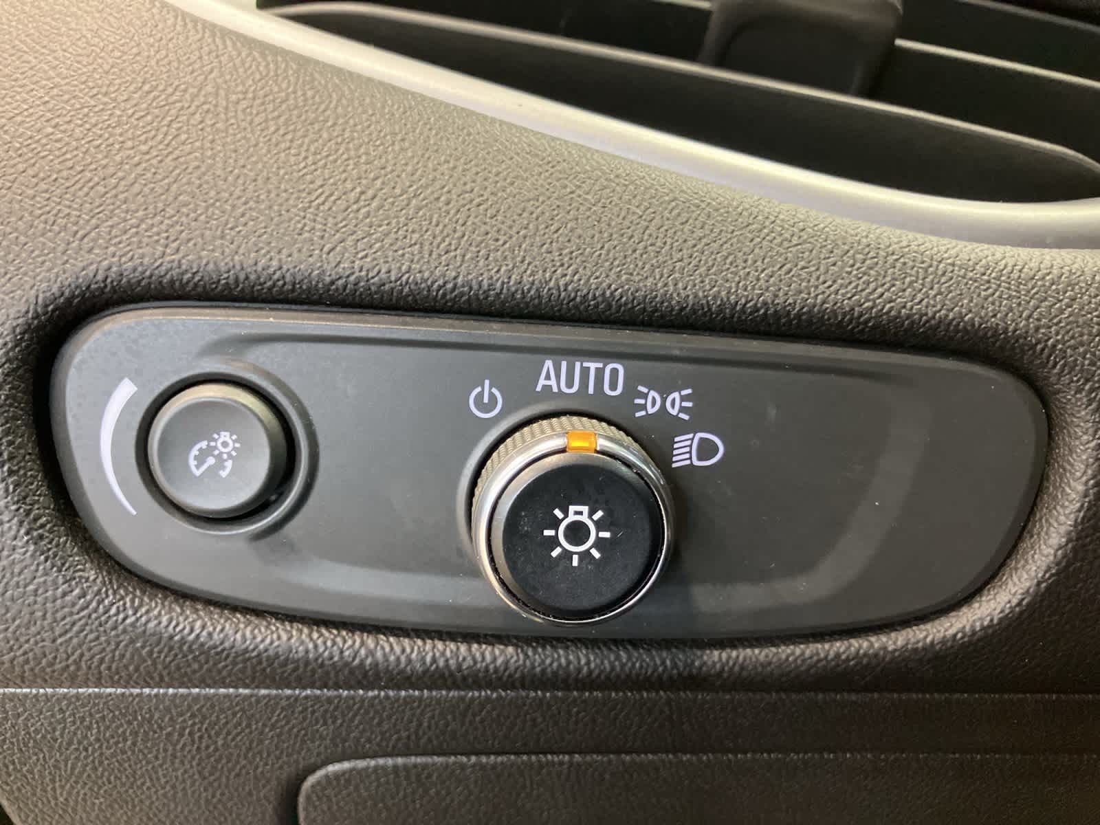 Thumbnail: 2023 Chevrolet Malibu - 13