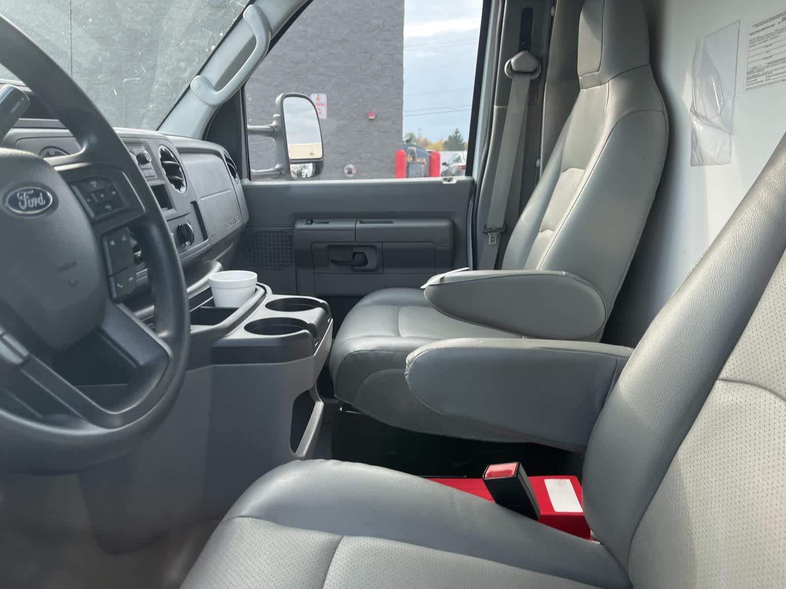 Thumbnail: 2024 Ford Econoline - 32