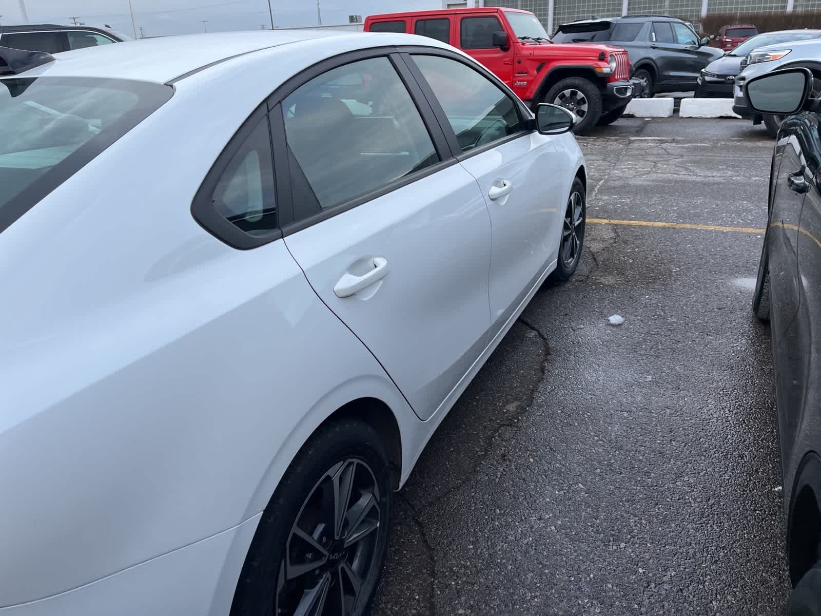 Thumbnail: 2024 Kia Forte - 16