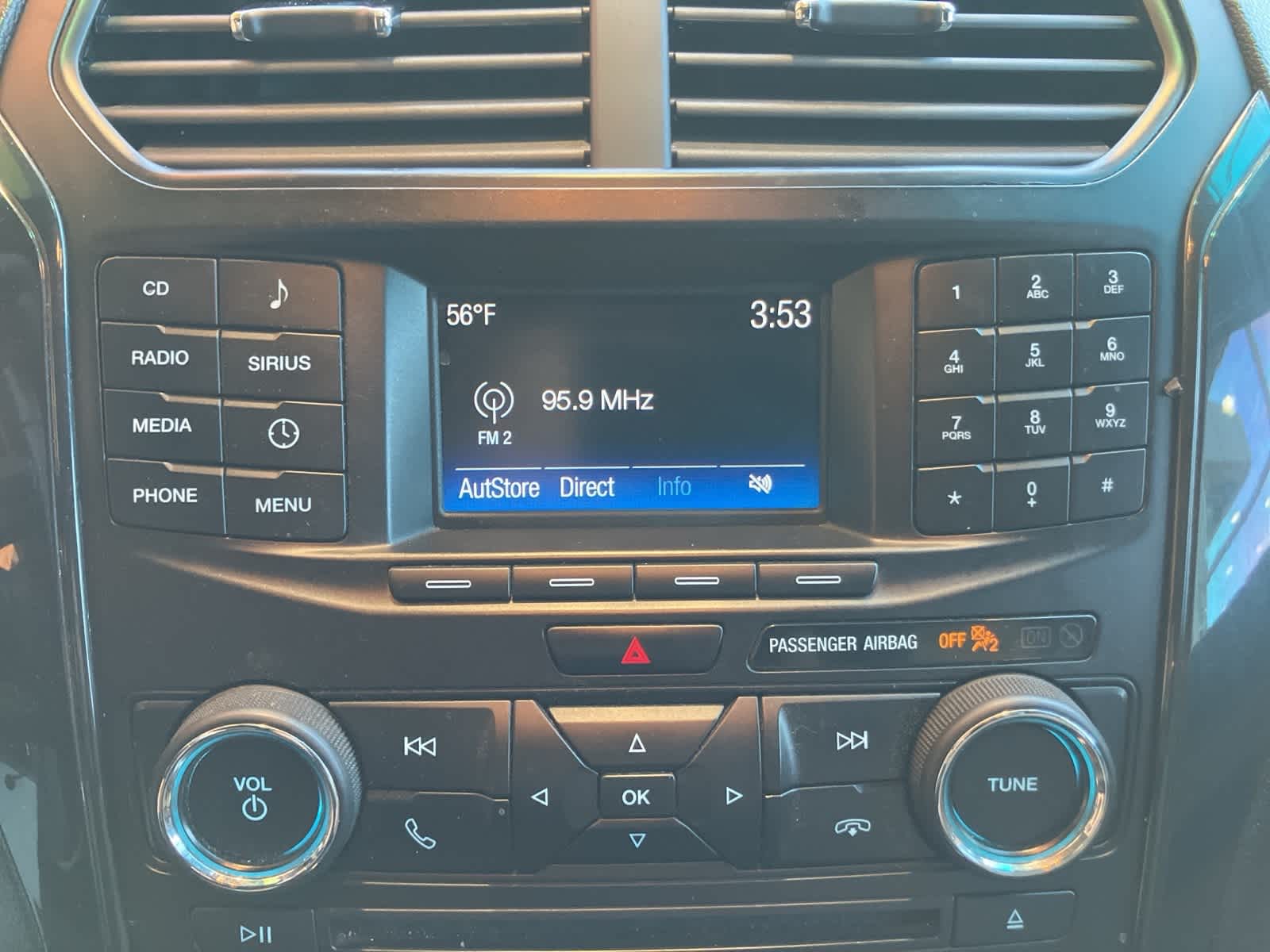 Thumbnail: 2016 Ford Explorer - 15