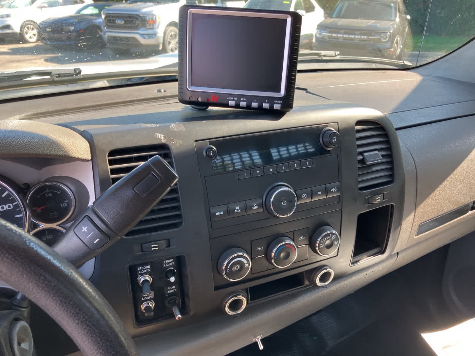 Thumbnail: 2011 Chevrolet Silverado 3500 - 18