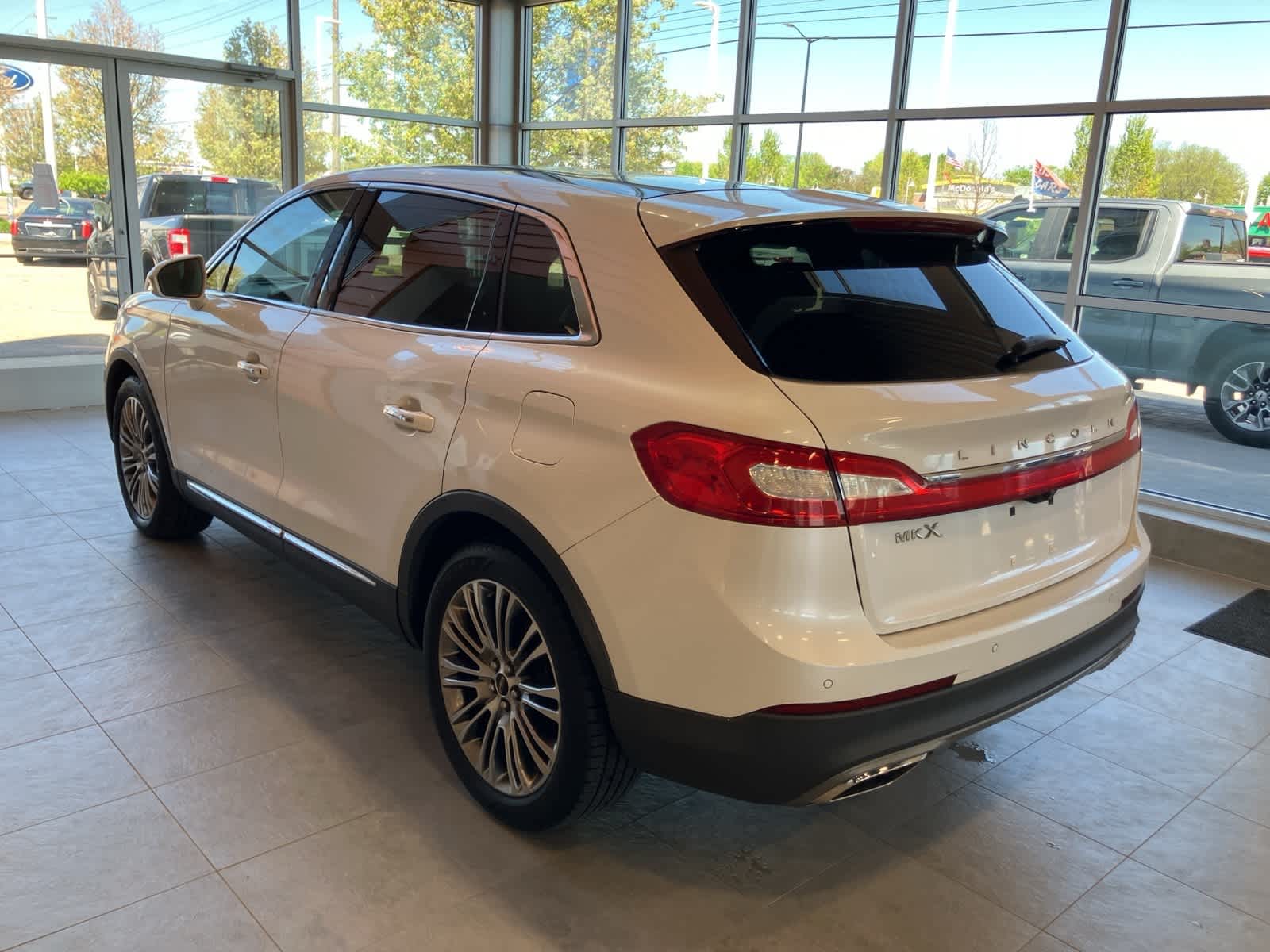 Thumbnail: 2016 Lincoln MKX - 6