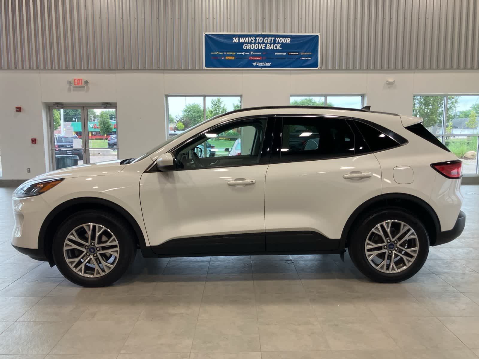 Thumbnail: 2022 Ford Escape - 8