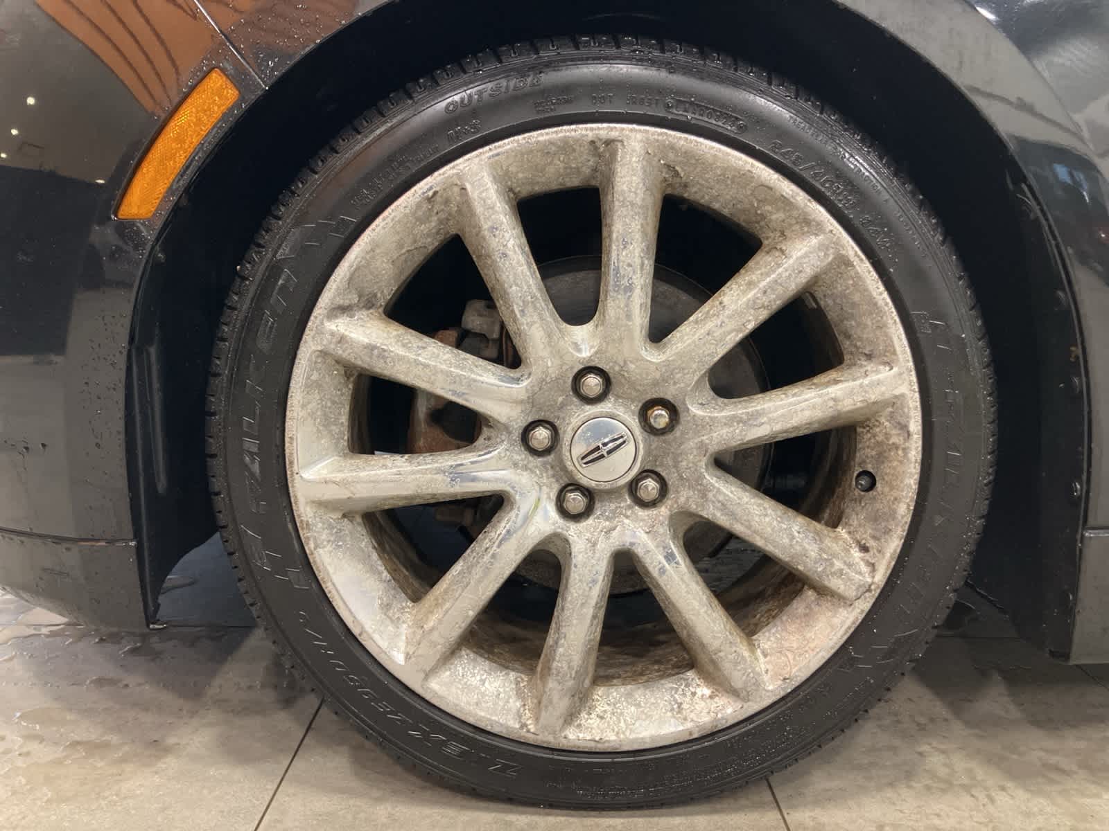 Thumbnail: 2015 Lincoln MKZ - 9