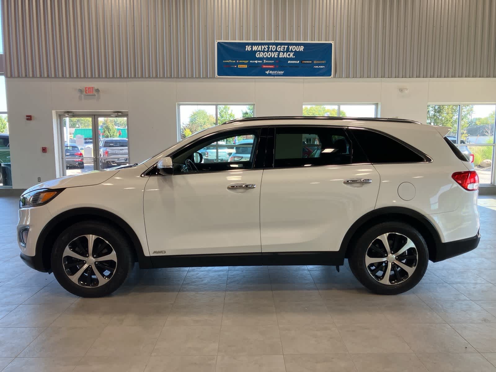 Thumbnail: 2017 Kia Sorento - 8