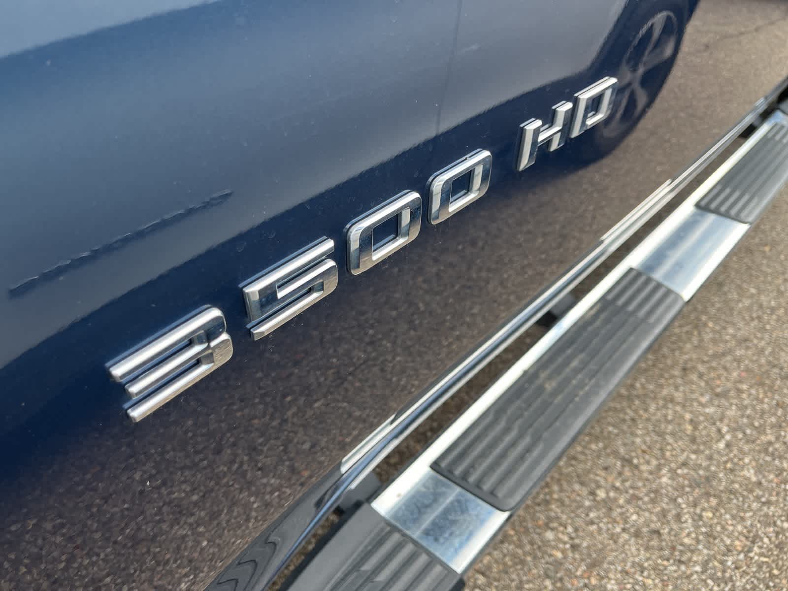 Thumbnail: 2021 Chevrolet Silverado 3500 - 9