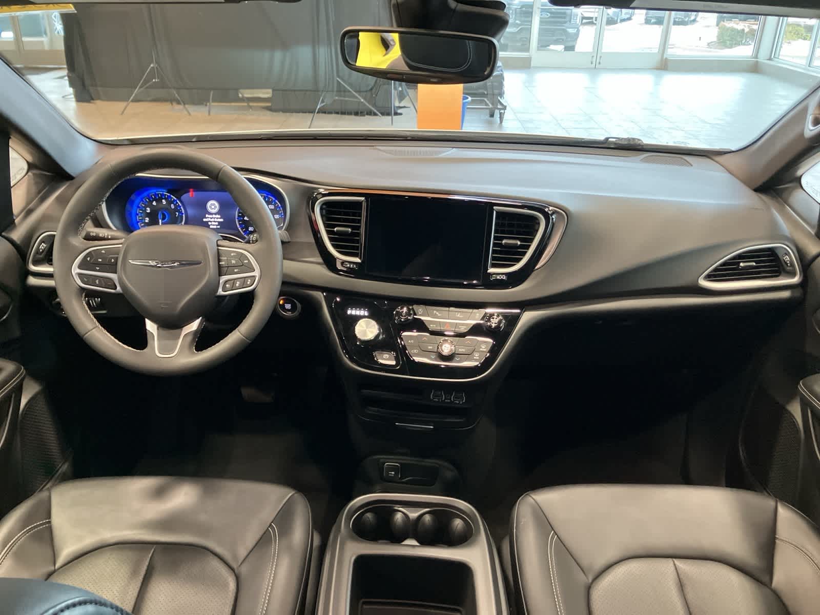 Thumbnail: 2025 Chrysler Pacifica - 26