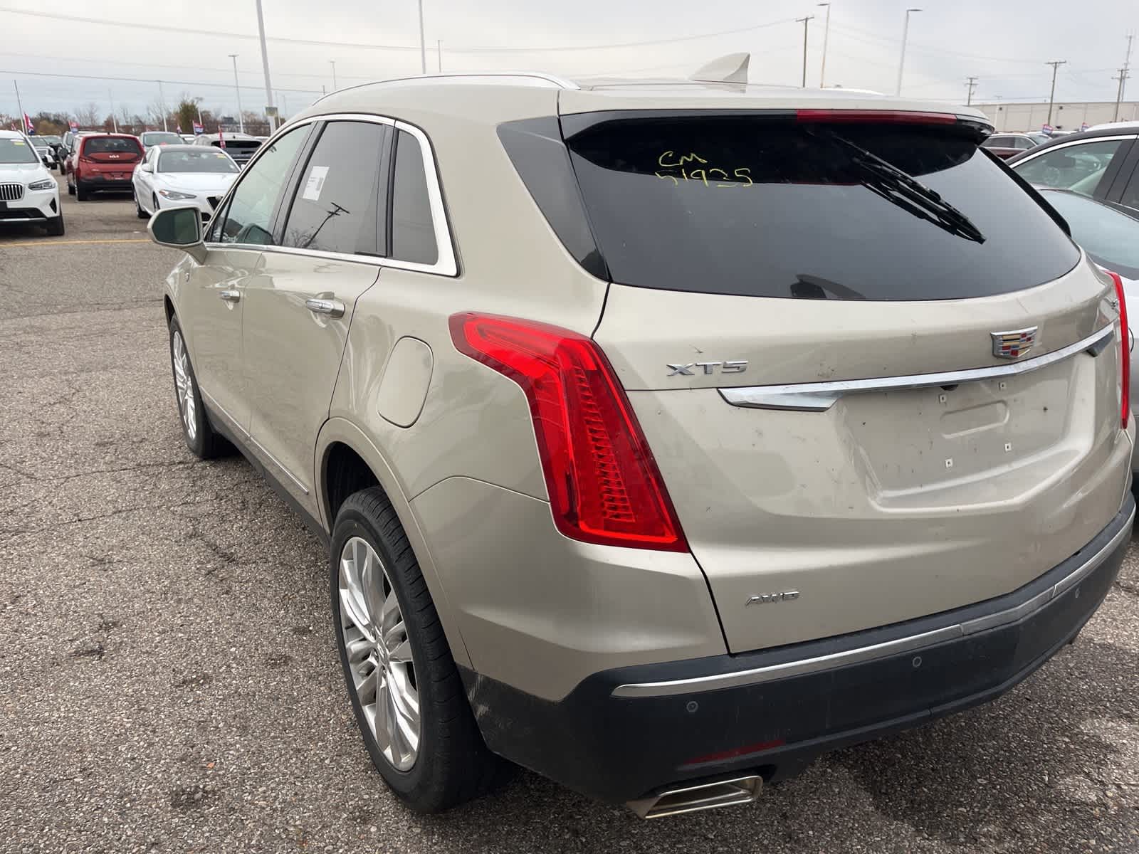 Thumbnail: 2017 Cadillac XT5 - 9