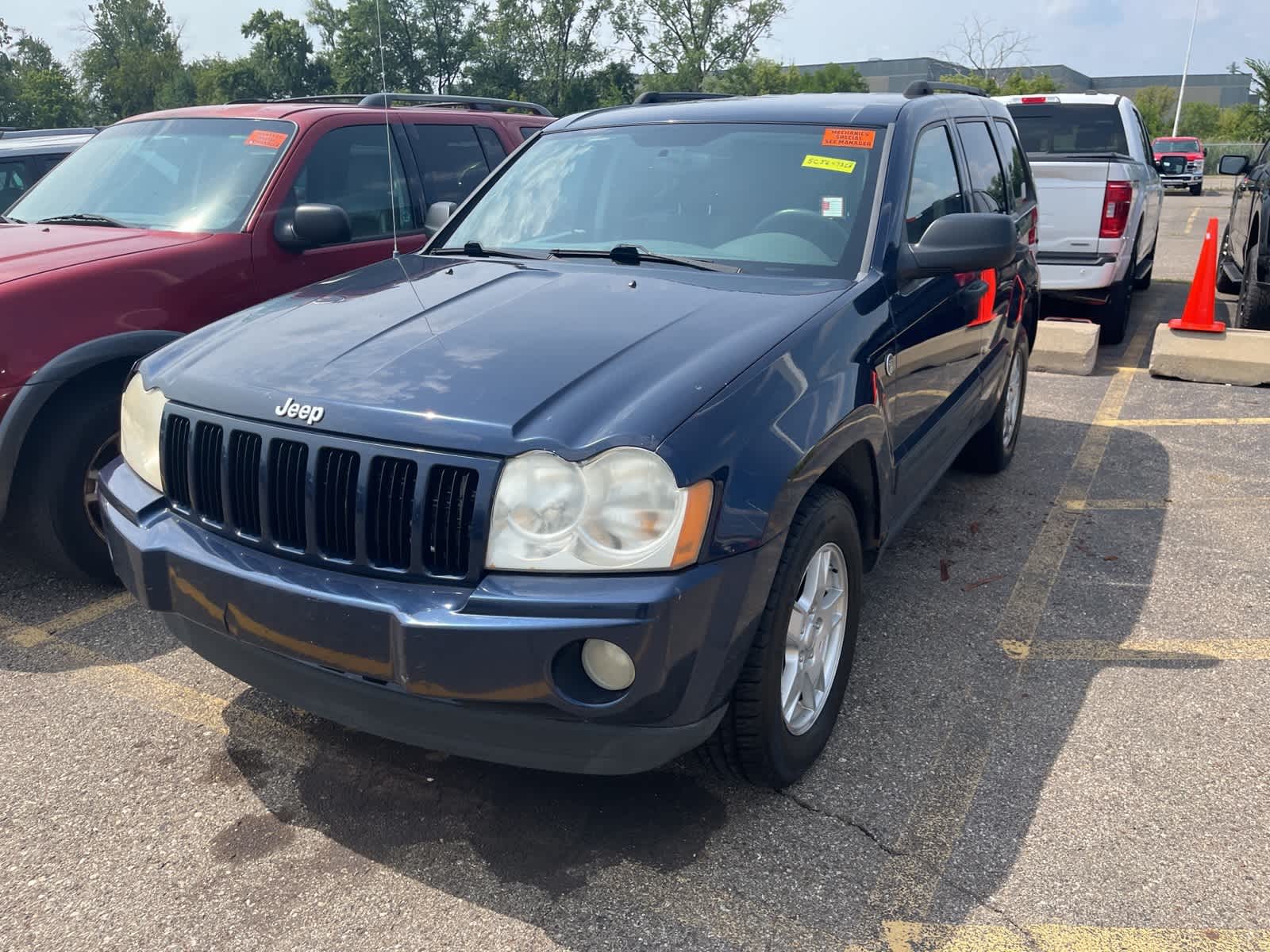 Thumbnail: 2005 Jeep Grand Cherokee - 3
