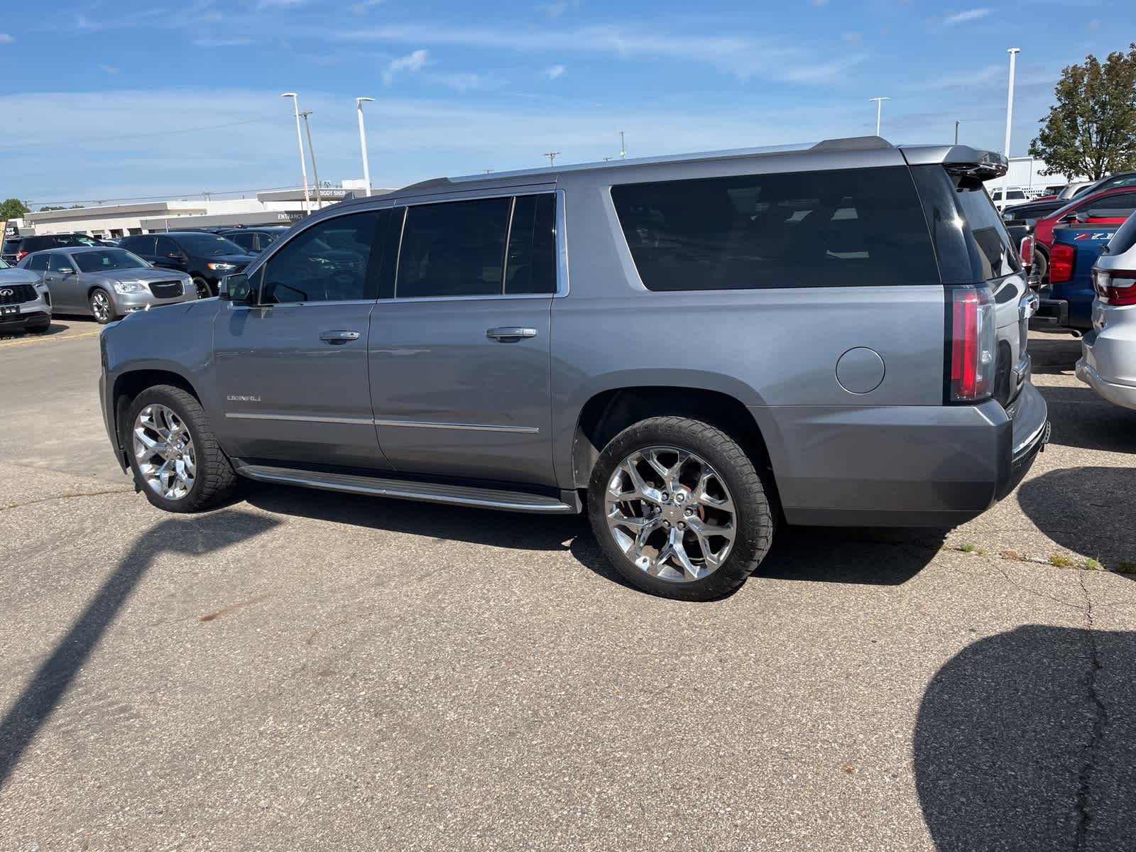 Thumbnail: 2018 GMC Yukon XL - 9