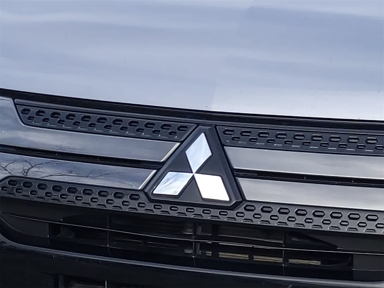 2019 Mitsubishi Outlander LE 12