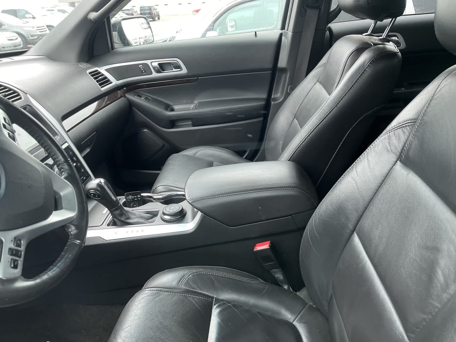 Thumbnail: 2014 Ford Explorer - 26