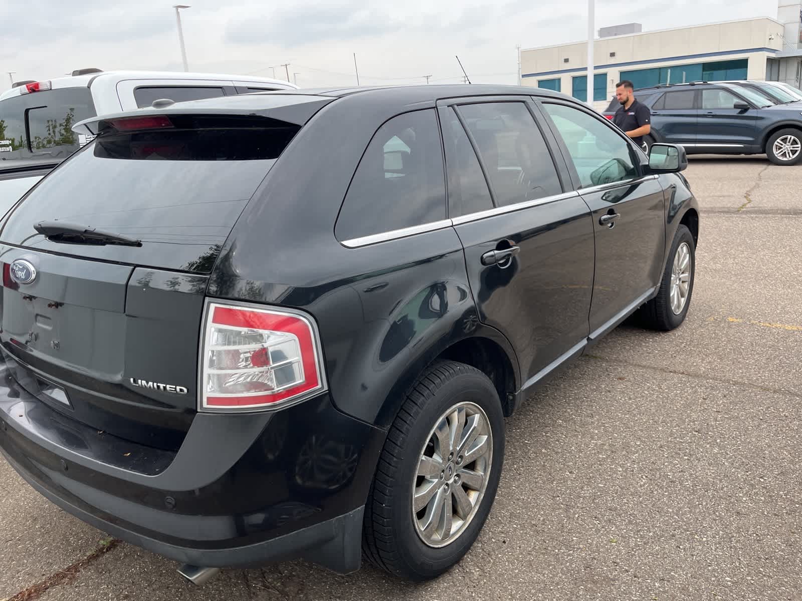 Thumbnail: 2010 Ford Edge - 14