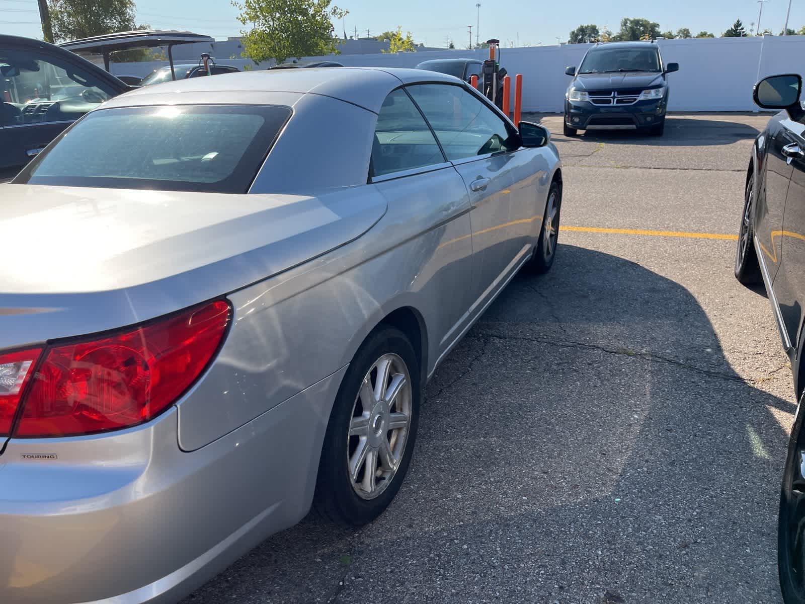 Thumbnail: 2009 Chrysler Sebring - 13