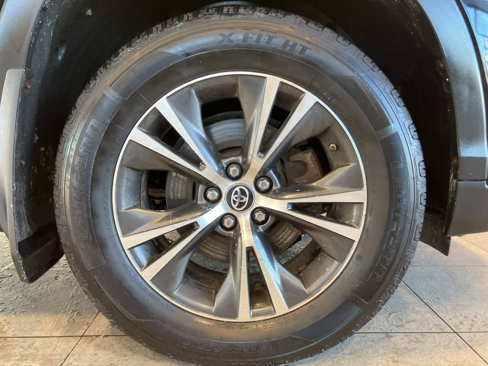 Thumbnail: 2018 Toyota Highlander - 9