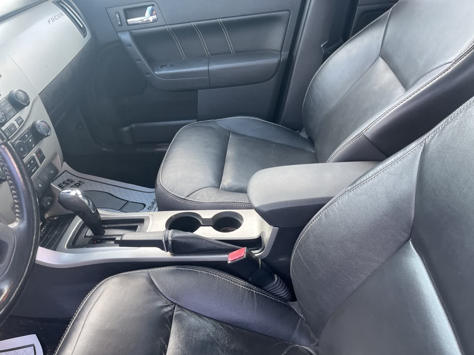 Thumbnail: 2011 Ford Focus - 26