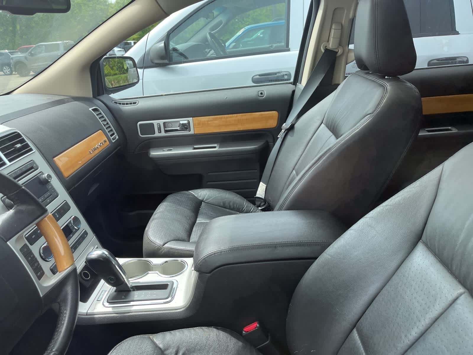 Thumbnail: 2010 Lincoln MKX - 23
