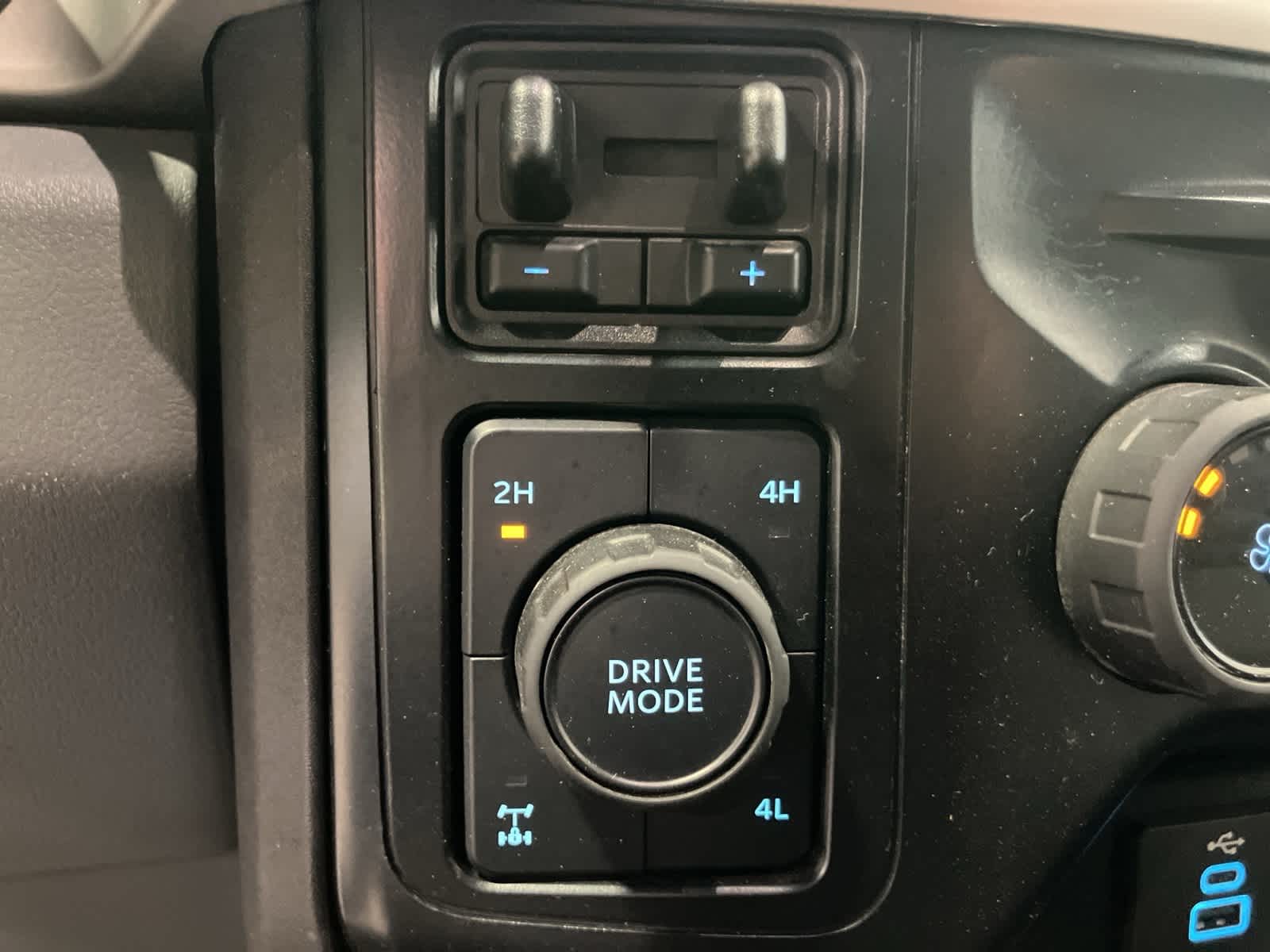 Thumbnail: 2024 Ford Econoline - 18