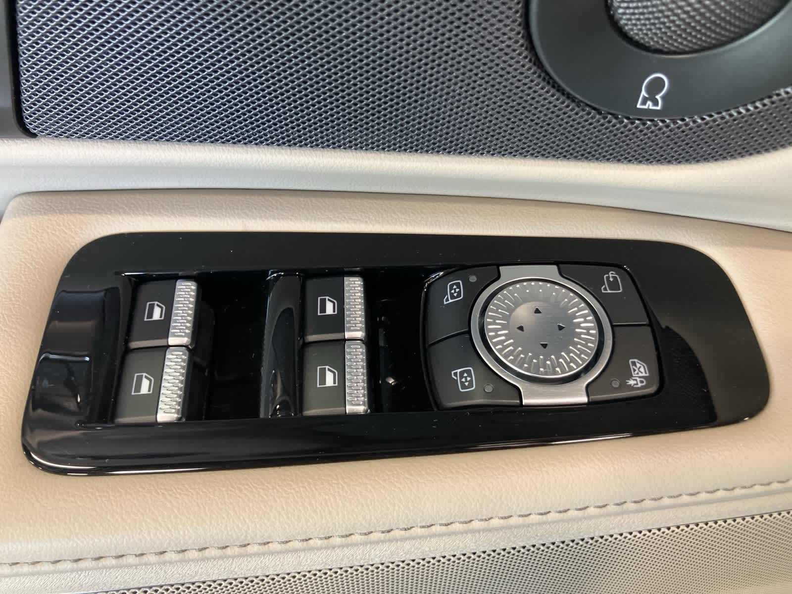 Thumbnail: 2024 Lincoln Nautilus - 18