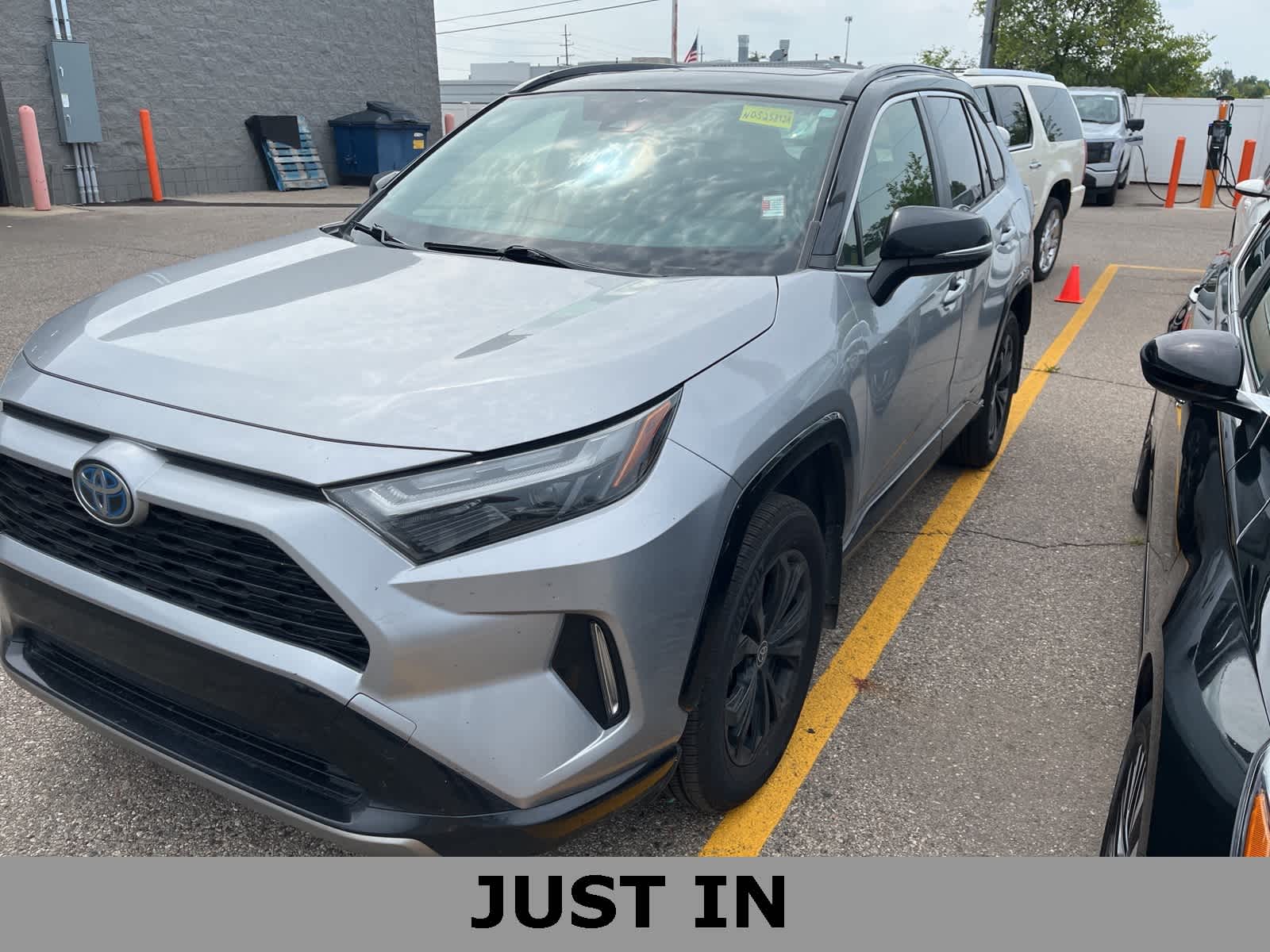 Thumbnail: 2022 Toyota RAV4 - 1