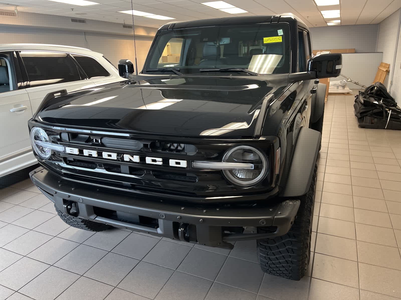 2022 Ford Bronco Outer Banks 2