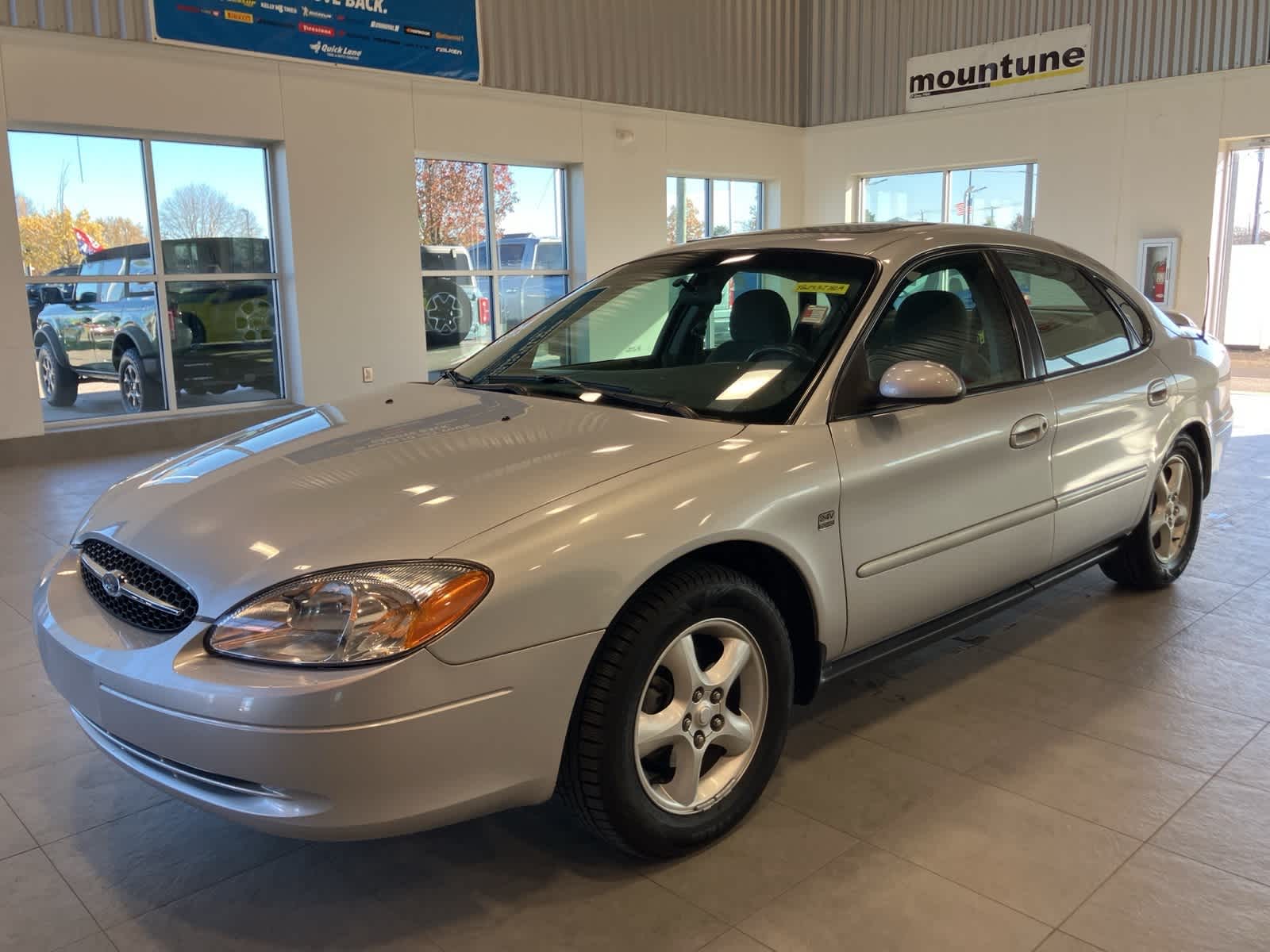 2000 Ford Taurus SES -
                  Sterling Heights, MI