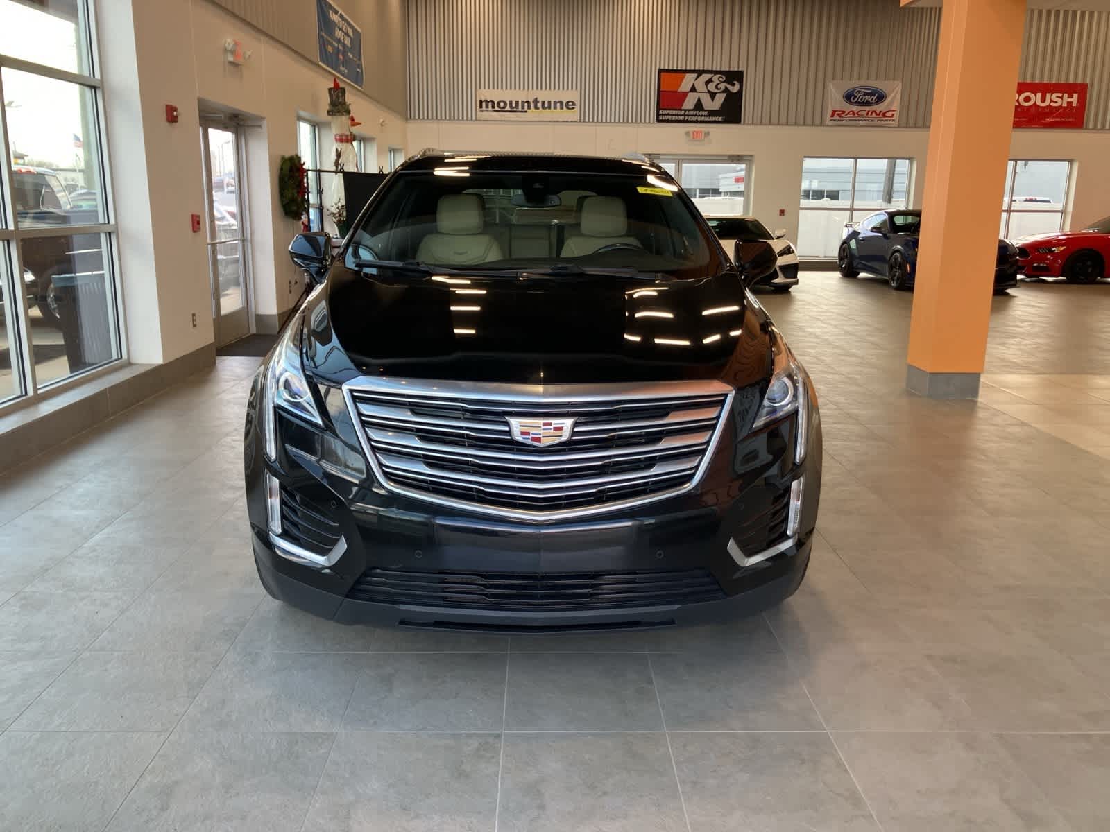 2018 Cadillac XT5 Luxury 2