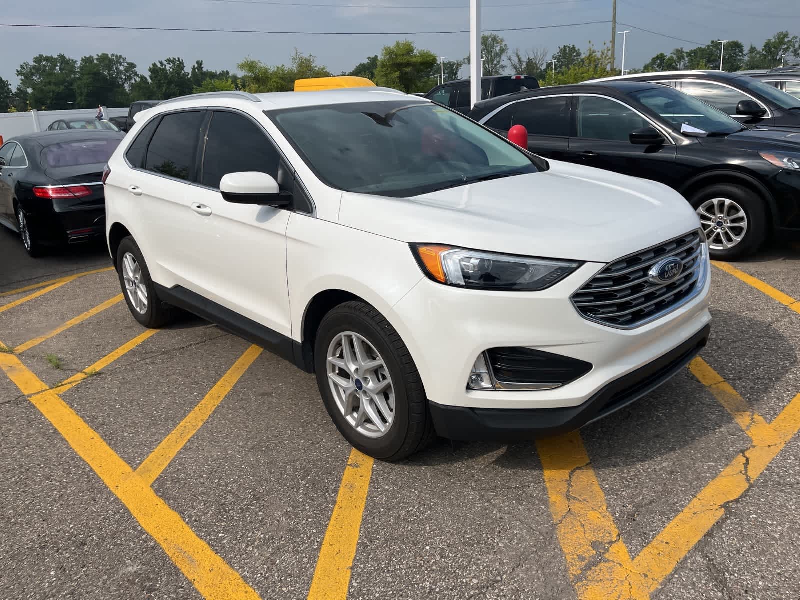 Thumbnail: 2022 Ford Edge - 16