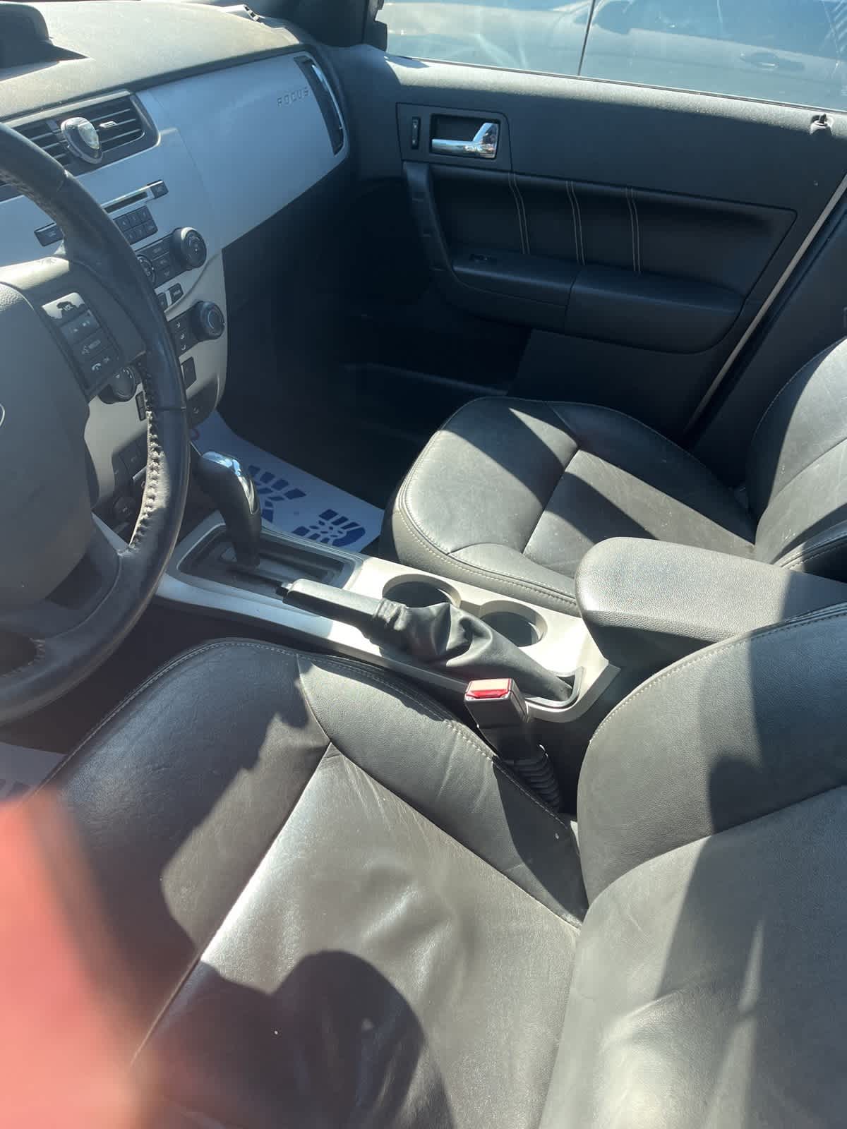Thumbnail: 2010 Ford Focus - 13
