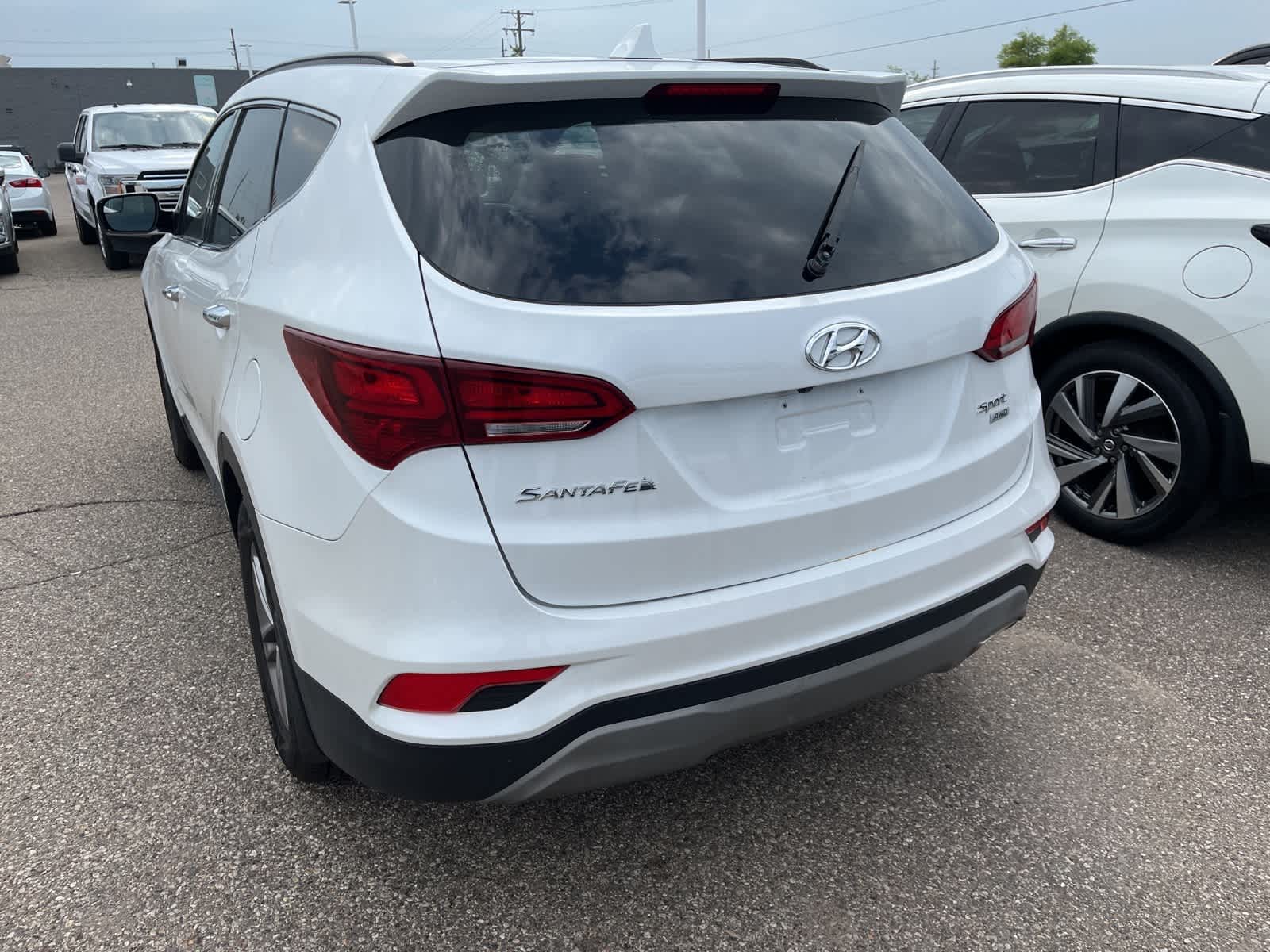 Thumbnail: 2018 Hyundai Santa Fe - 9