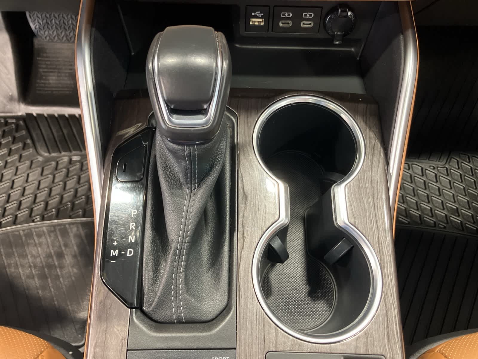 Thumbnail: 2023 Toyota Highlander - 20