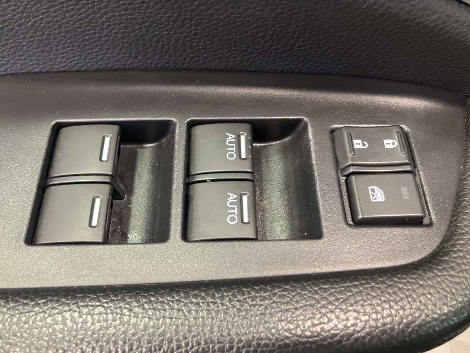 Thumbnail: 2019 Honda Pilot - 12