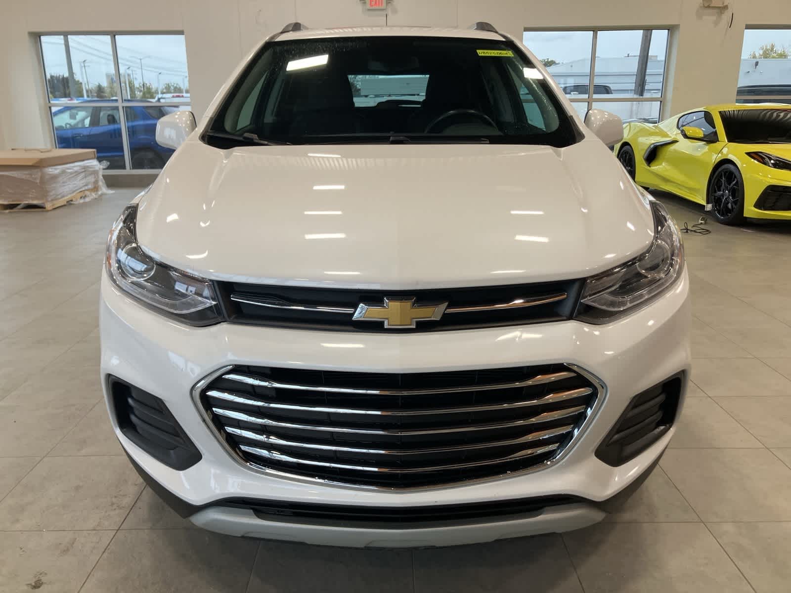 Thumbnail: 2022 Chevrolet Trax - 2