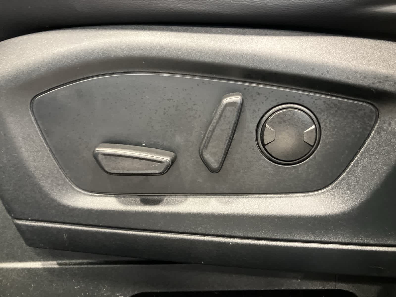 Thumbnail: 2022 Ford Explorer - 12