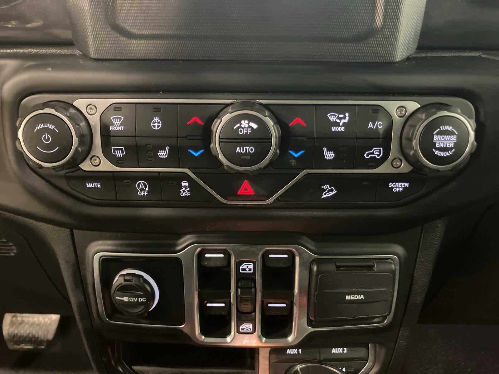 Thumbnail: 2021 Jeep Wrangler - 20