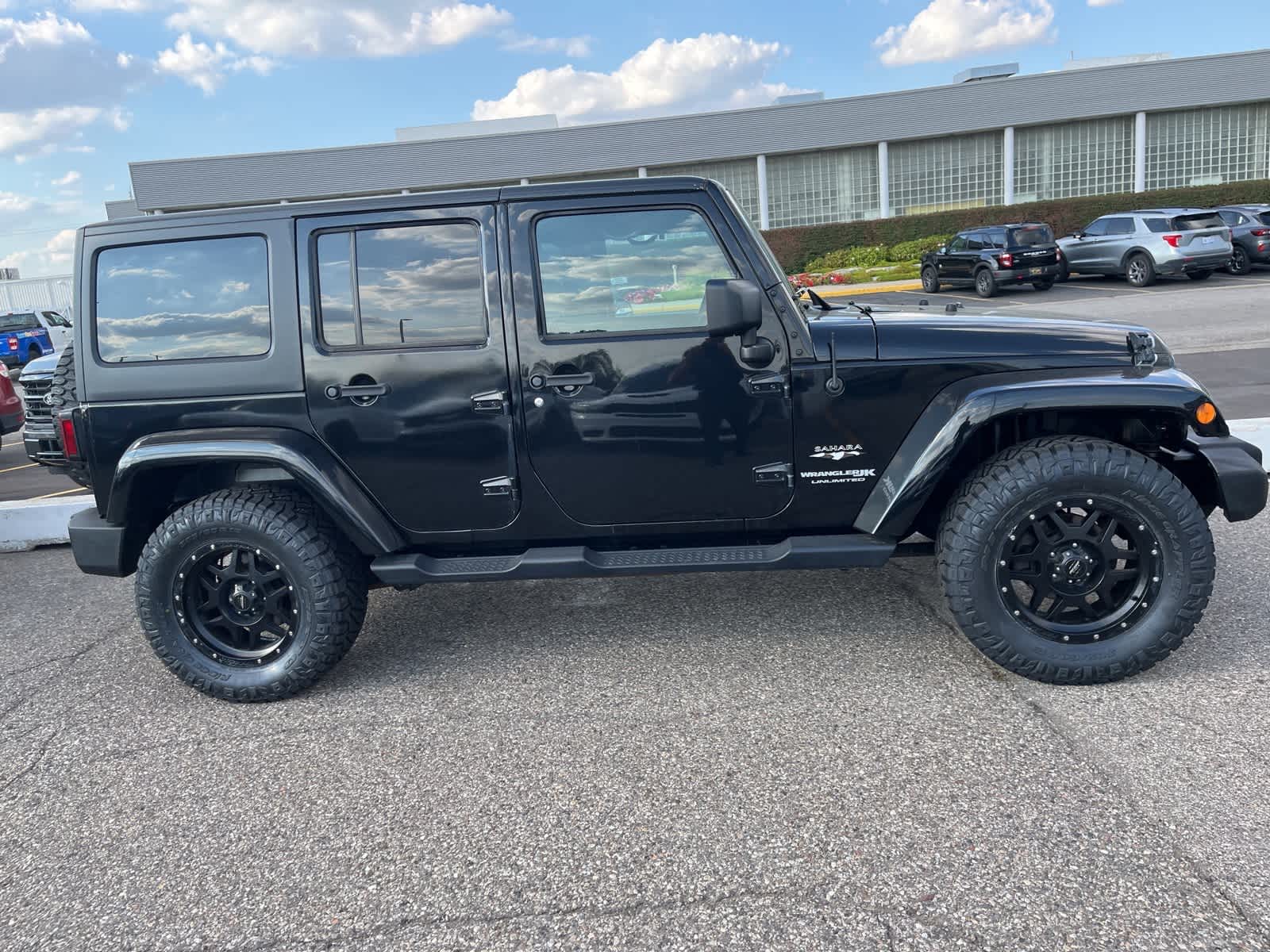 Thumbnail: 2019 Jeep Wrangler - 15