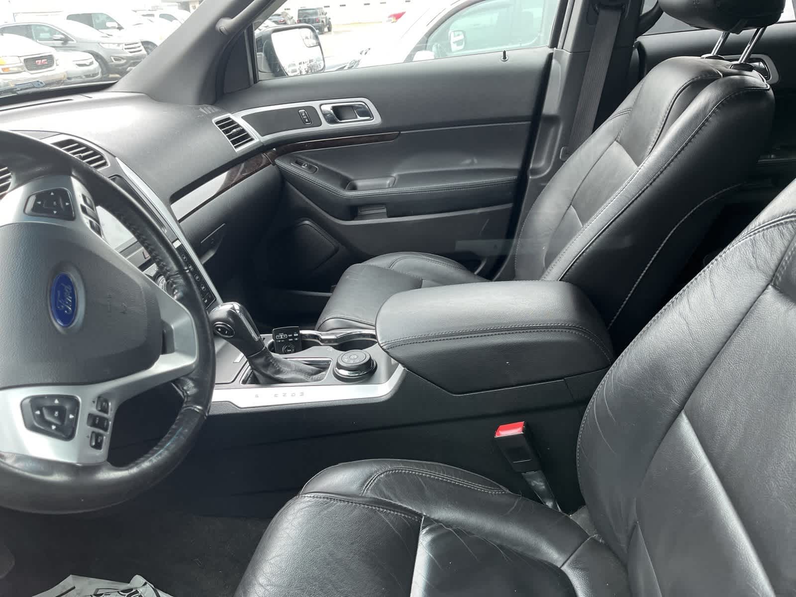 Thumbnail: 2014 Ford Explorer - 27