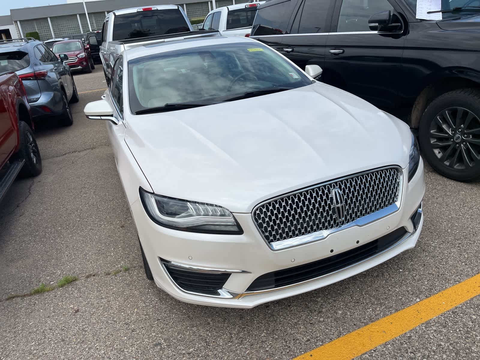 Thumbnail: 2019 Lincoln MKZ - 20