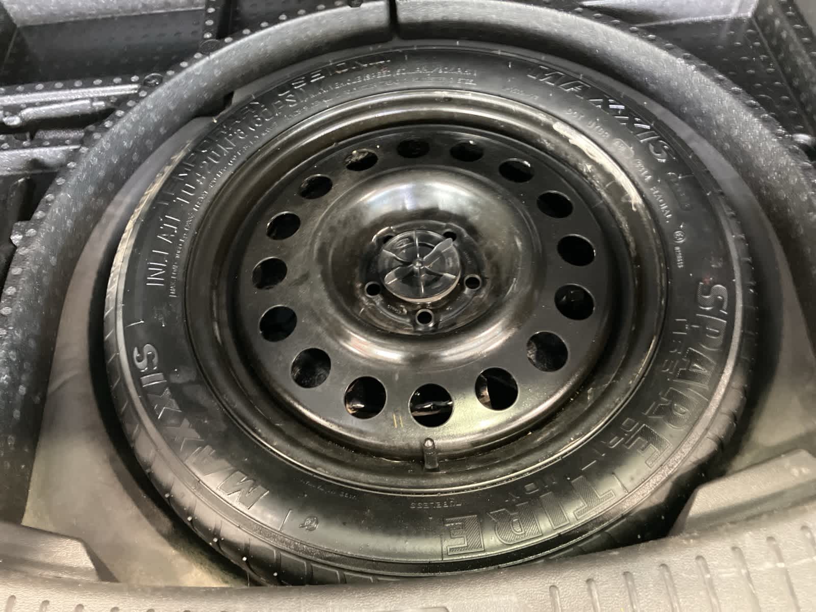 Thumbnail: 2015 Ford Escape - 31