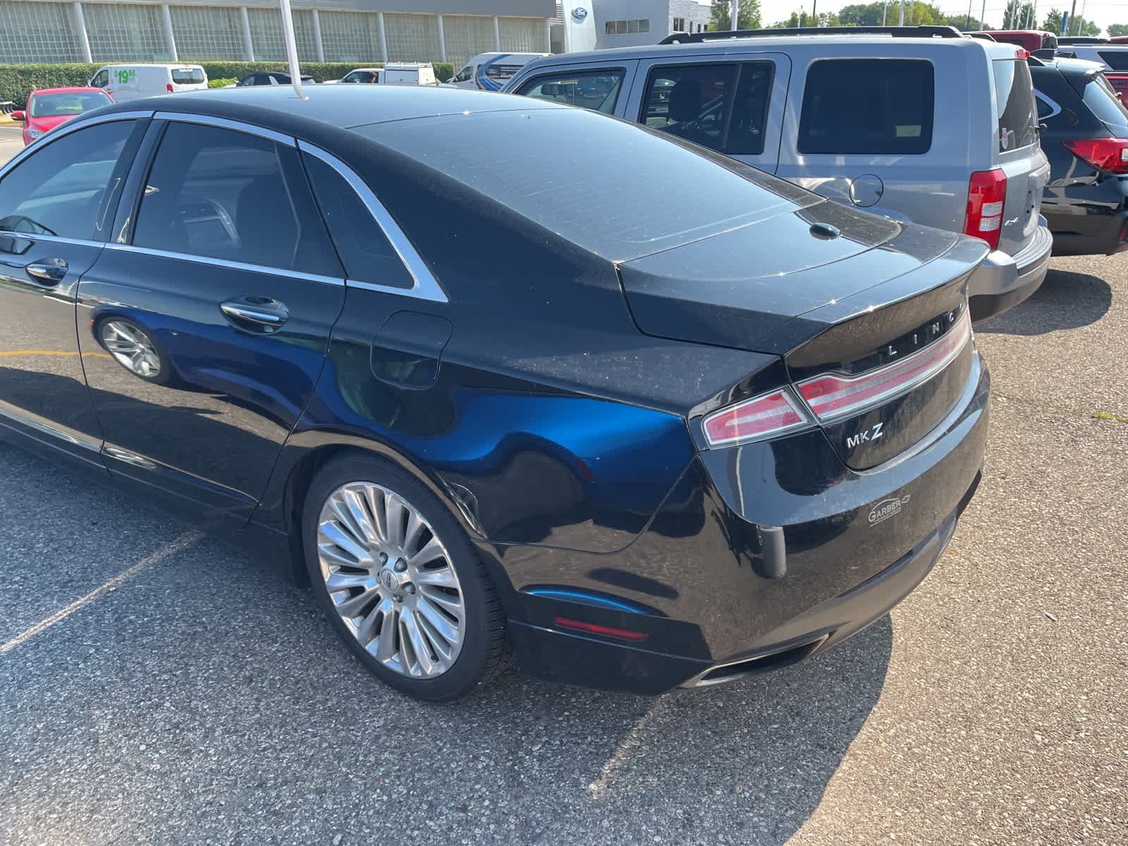Thumbnail: 2016 Lincoln MKZ - 9