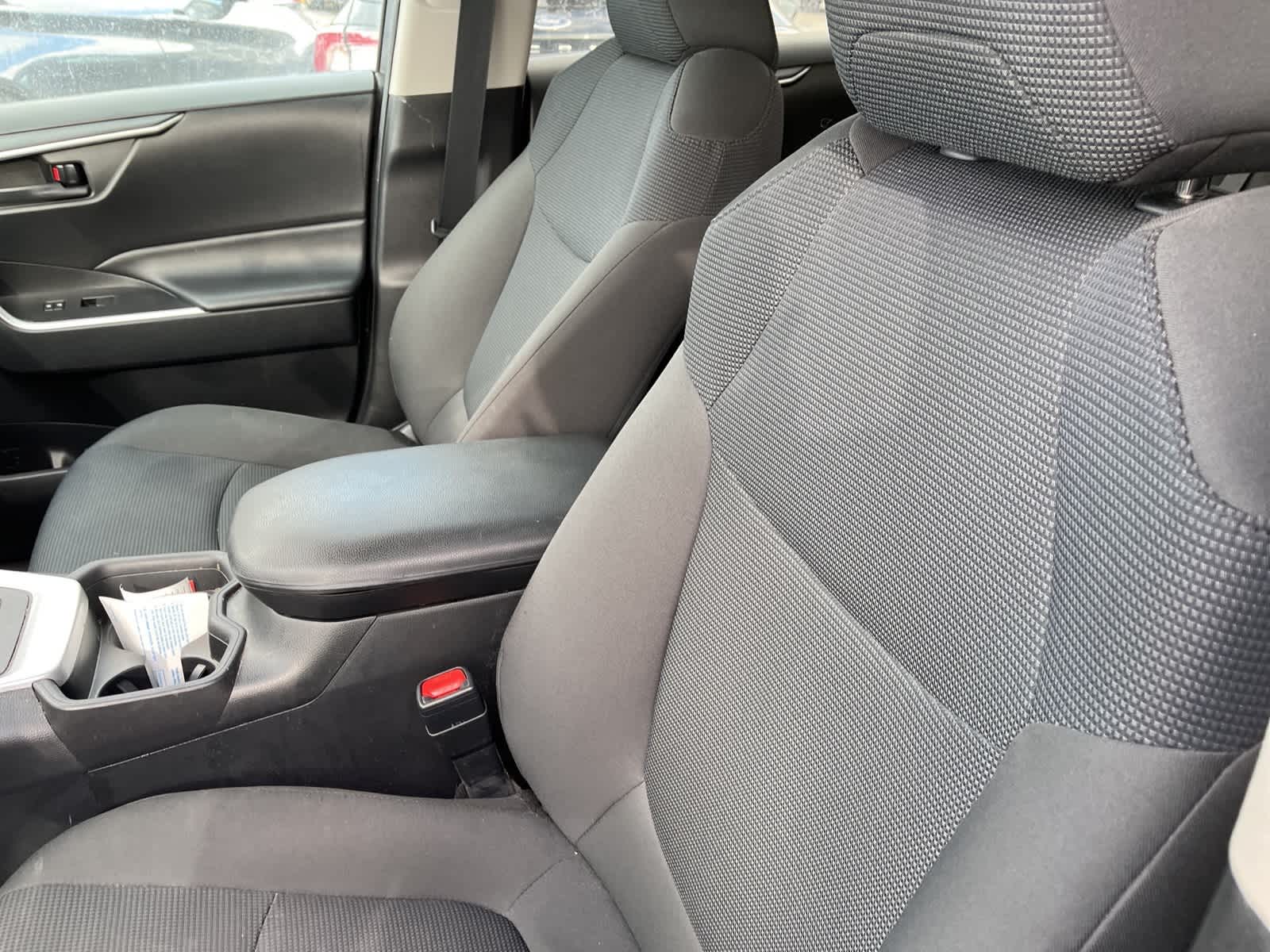 Thumbnail: 2021 Toyota RAV4 - 23