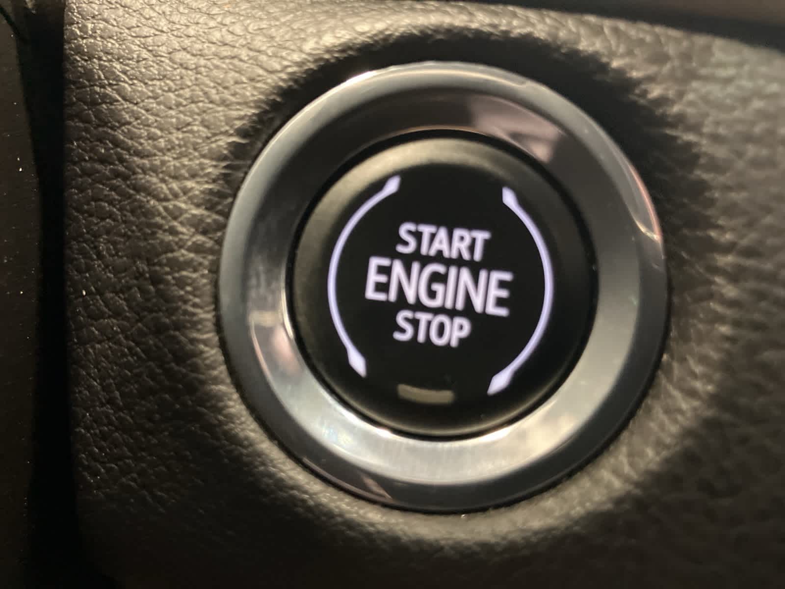 Thumbnail: 2024 Cadillac XT4 - 17