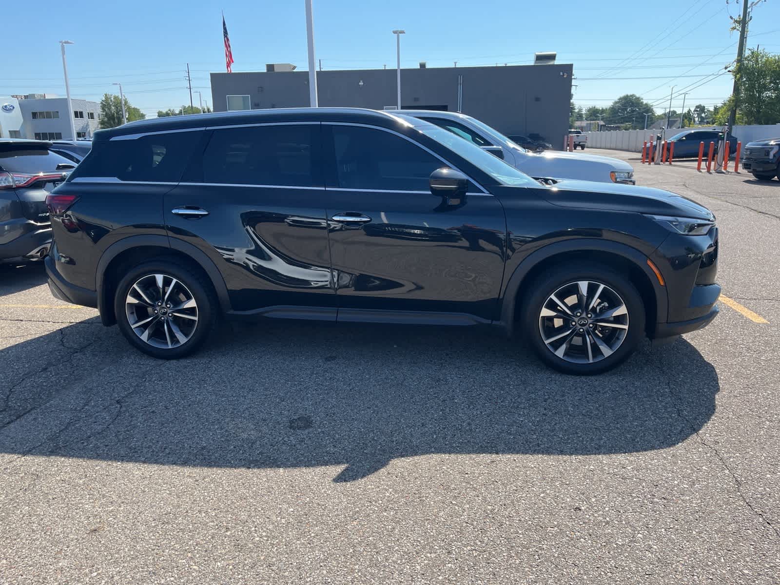Thumbnail: 2022 INFINITI QX60 - 15